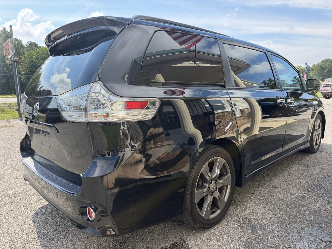 Toyota Sienna SE 8-Passenger 2017
