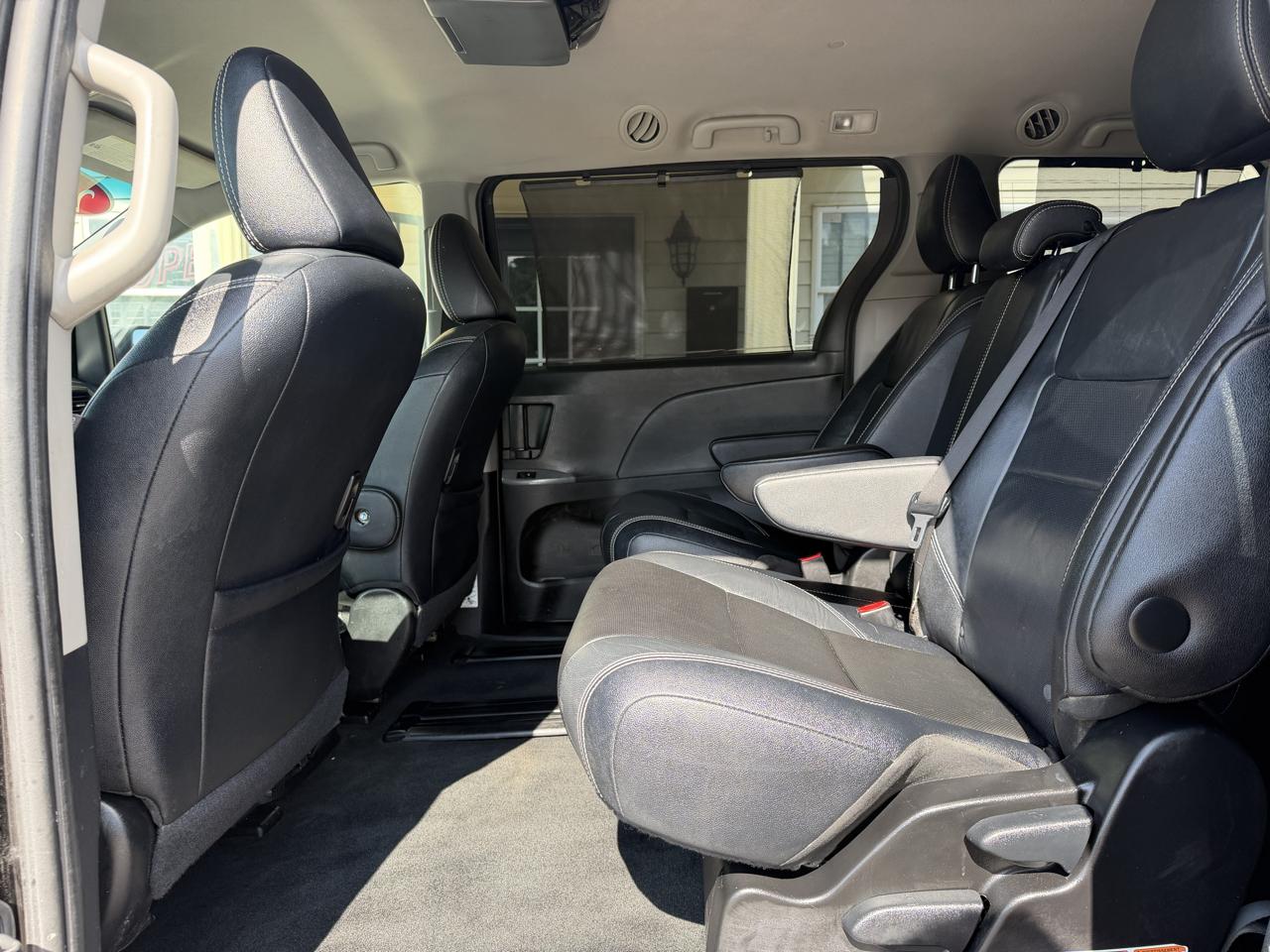 Toyota Sienna SE 8-Passenger 2017