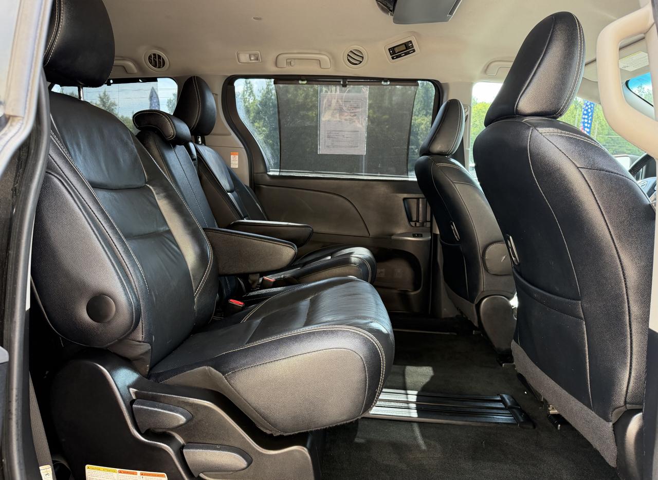 Toyota Sienna SE 8-Passenger 2017