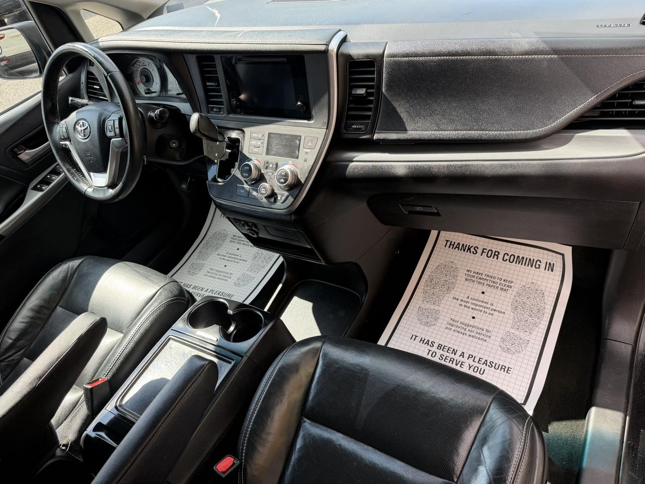 Toyota Sienna SE 8-Passenger 2017