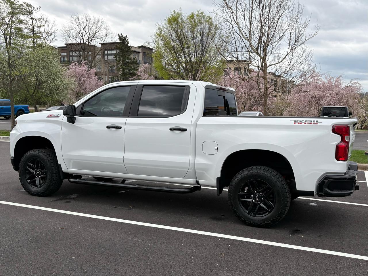 Chevrolet Silverado 1500 LT Trail Boss Crew Cab 4WD 2020