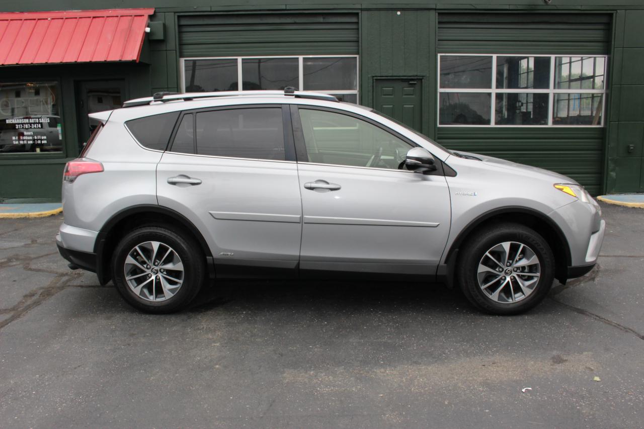 Toyota RAV4 Hybrid XLE 2018