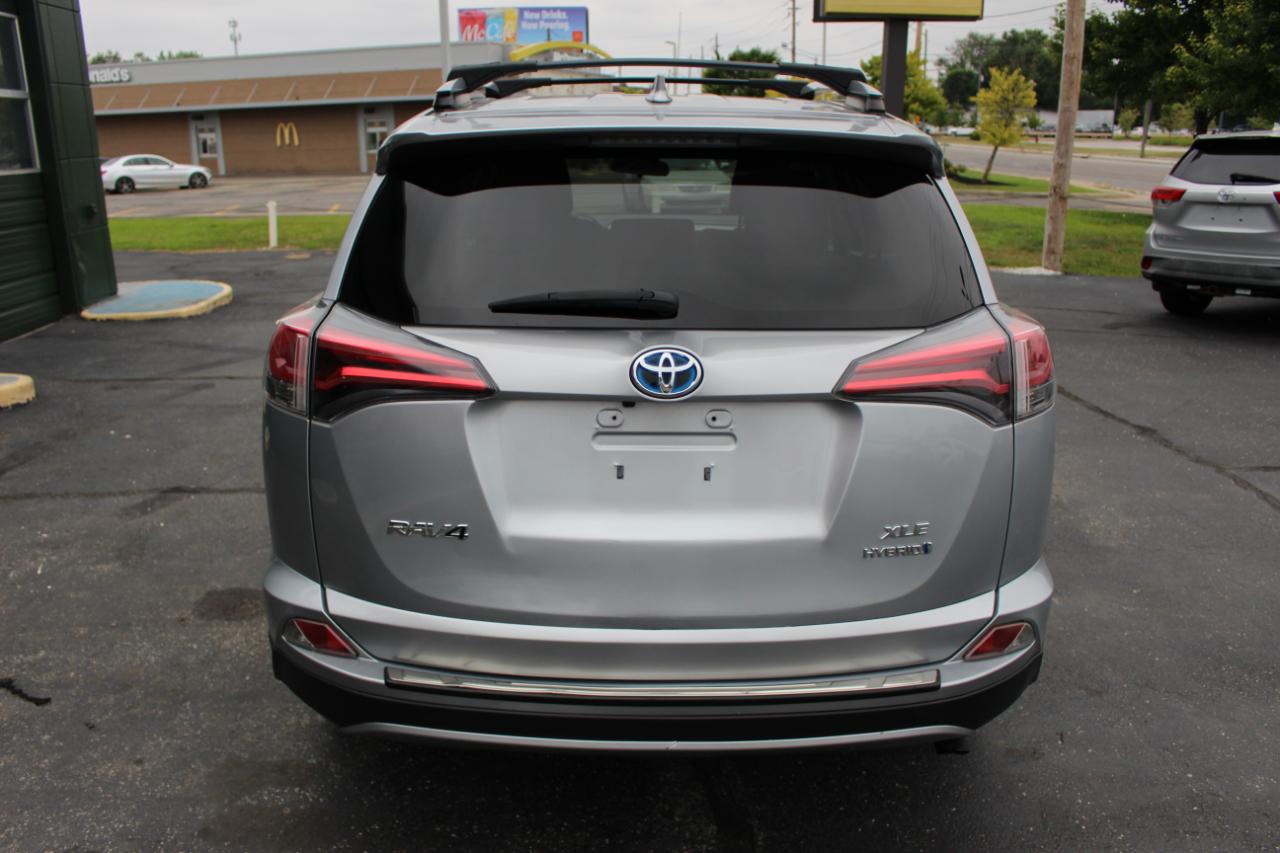 Toyota RAV4 Hybrid XLE 2018