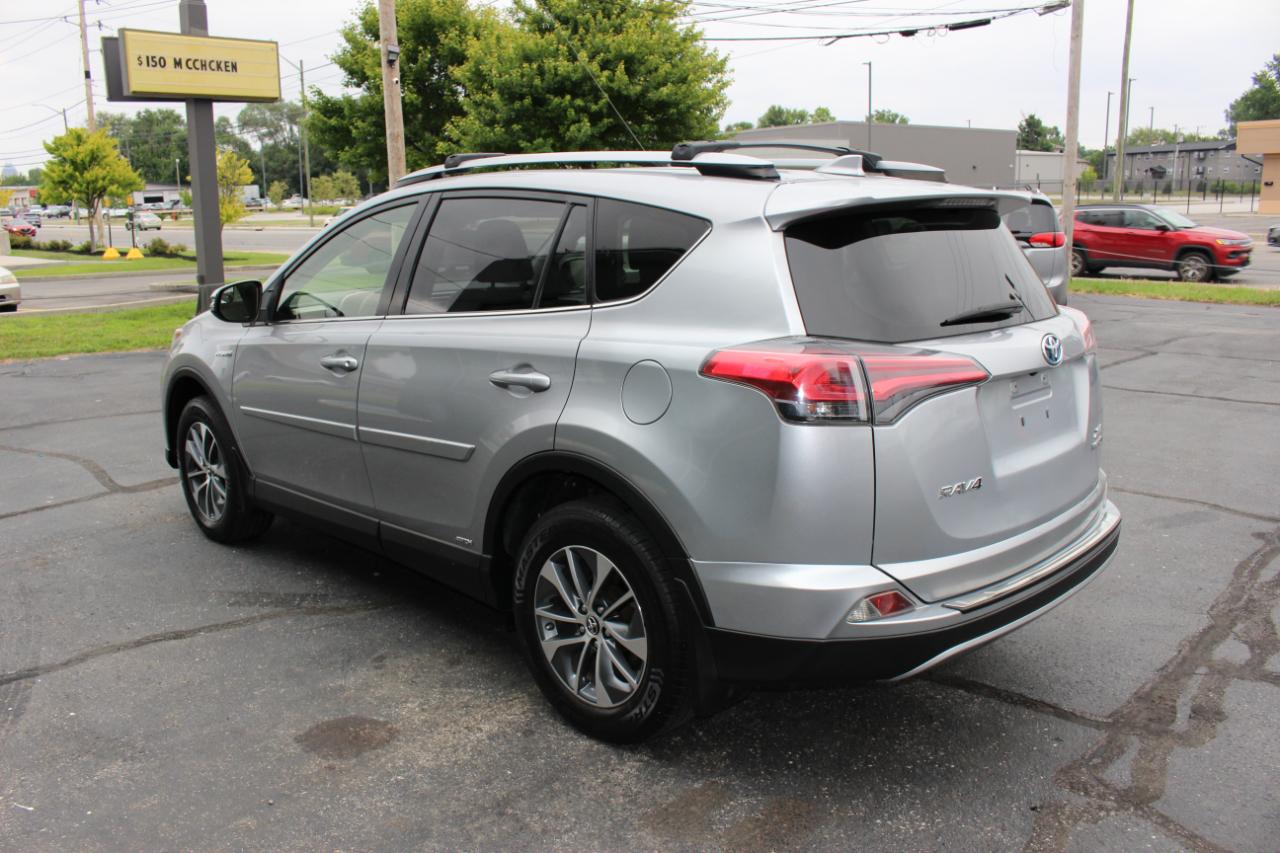 Toyota RAV4 Hybrid XLE 2018