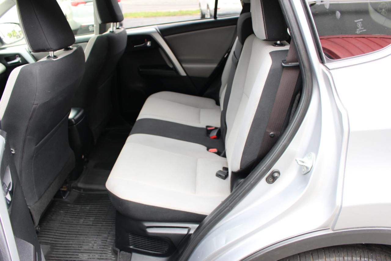 Toyota RAV4 Hybrid XLE 2018