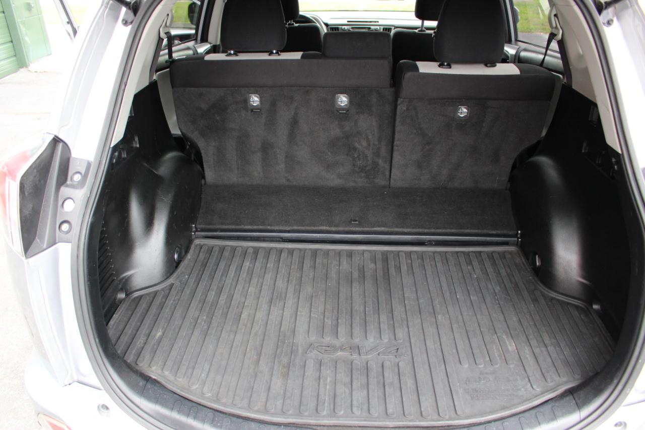 Toyota RAV4 Hybrid XLE 2018