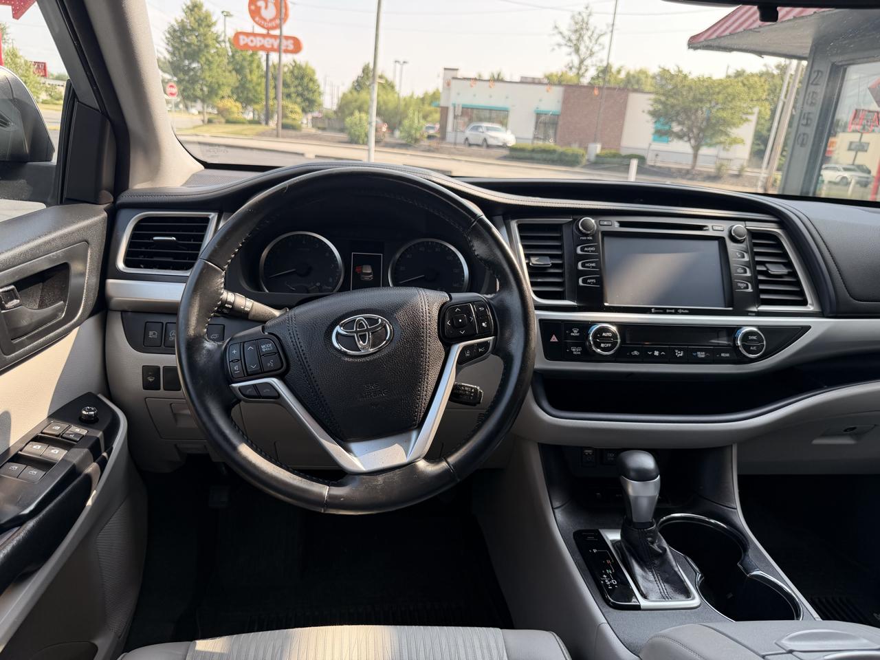 Toyota Highlander LE Plus AWD V6 2018