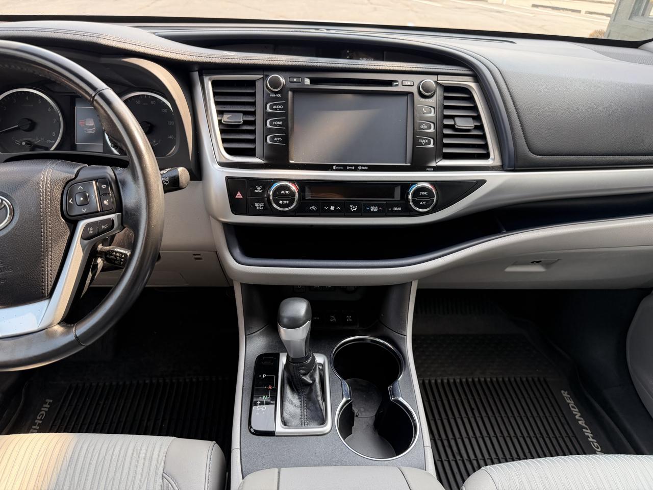 Toyota Highlander LE Plus AWD V6 2018