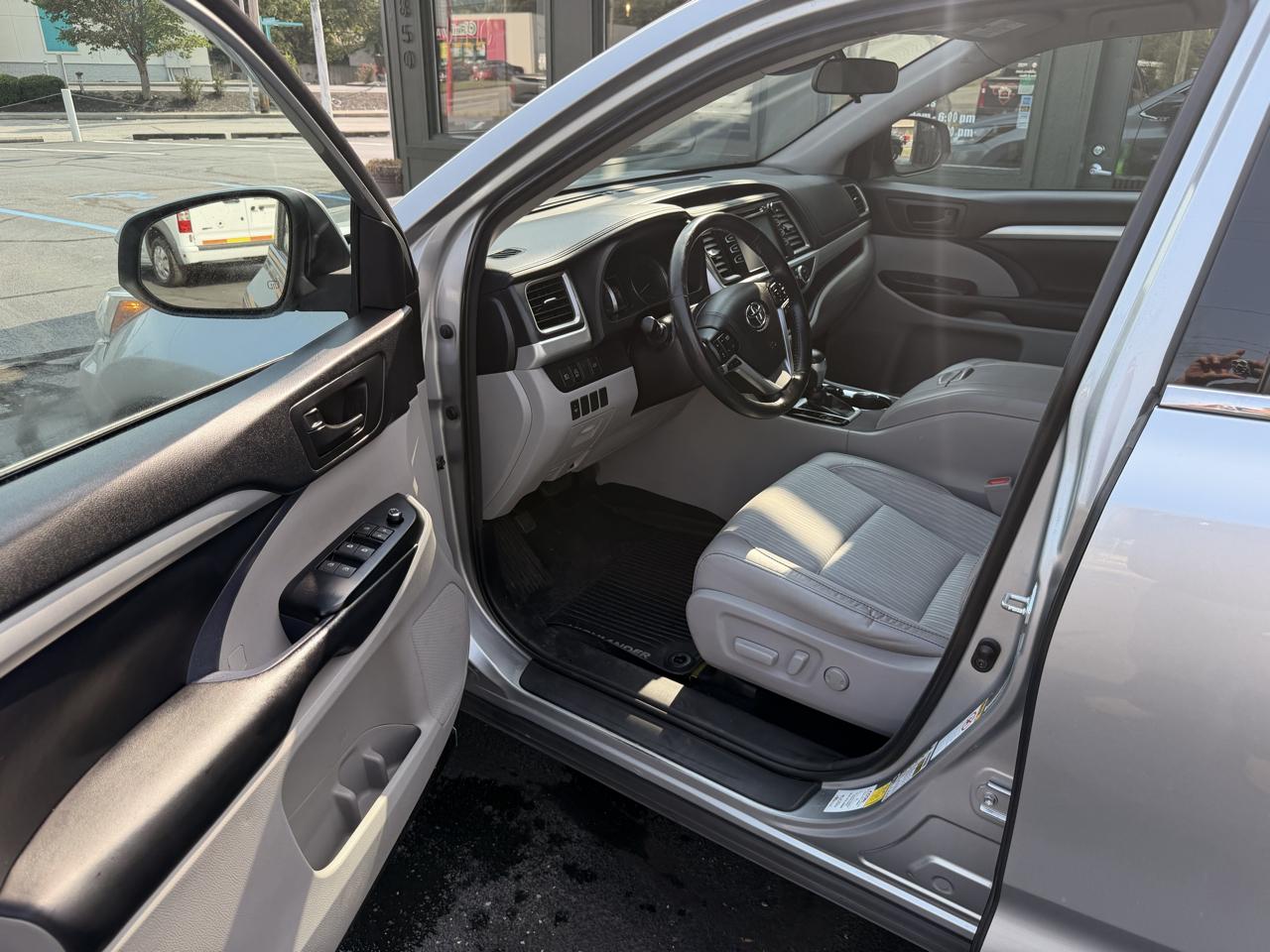Toyota Highlander LE Plus AWD V6 2018