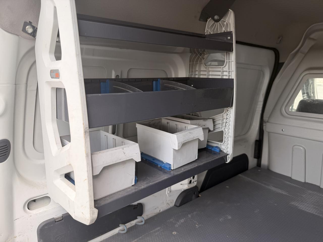 Ford Transit Connect XLT with Rear Door Glass 2013