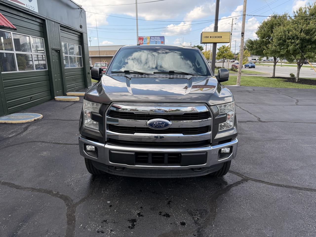 Ford F-150 photo 2