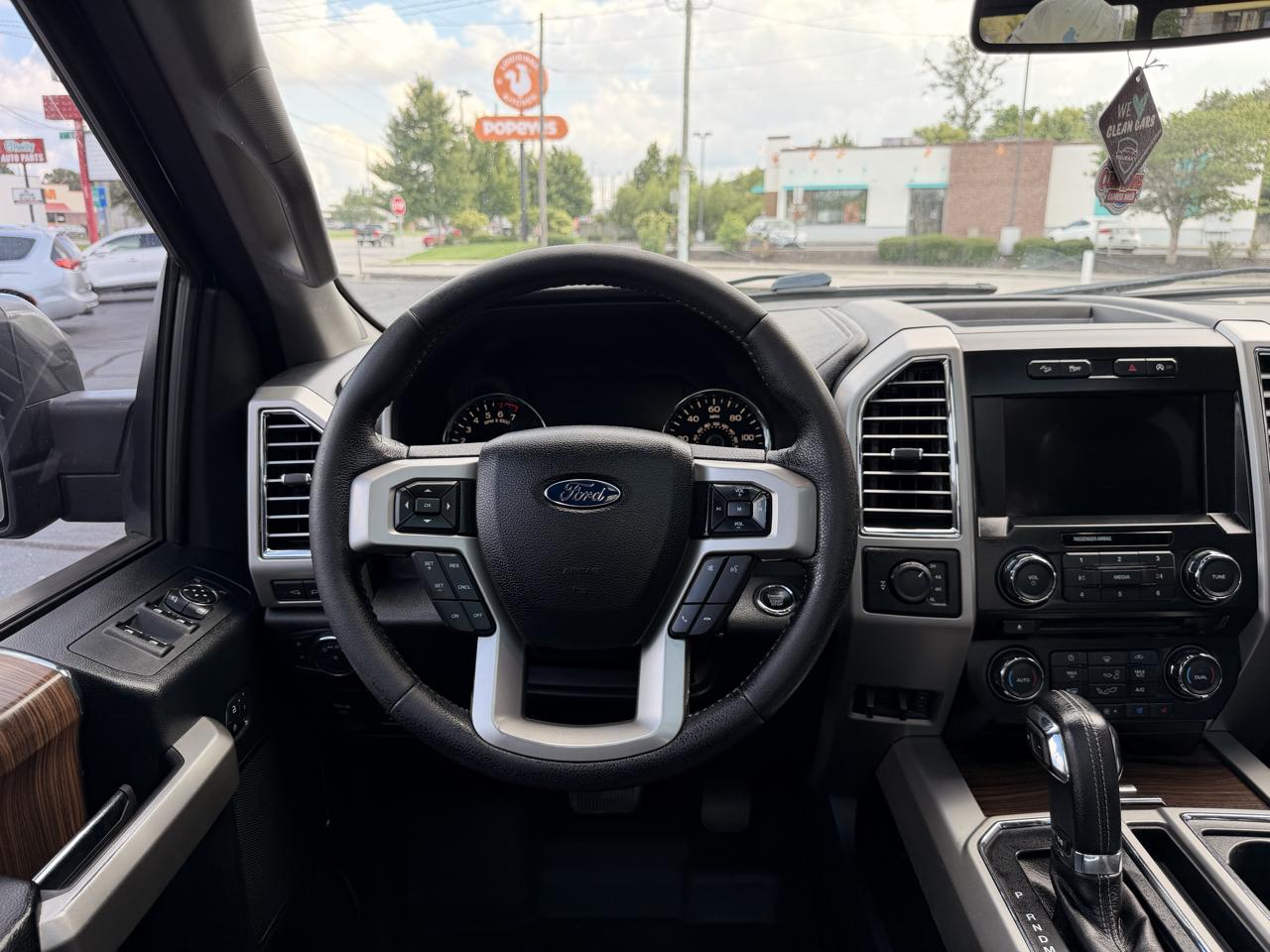 Ford F-150 photo 10