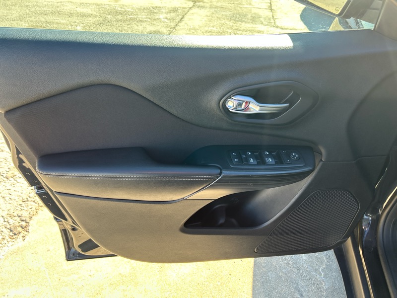 Jeep Cherokee Latitude FWD 2014