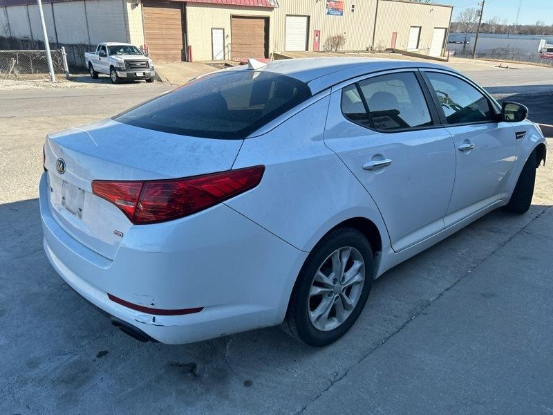Kia Optima LX MT 2013