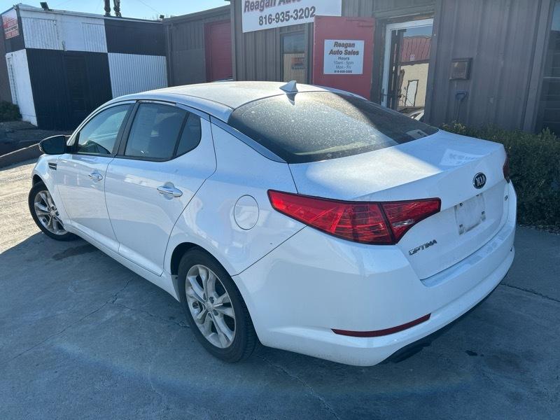 Kia Optima LX MT 2013