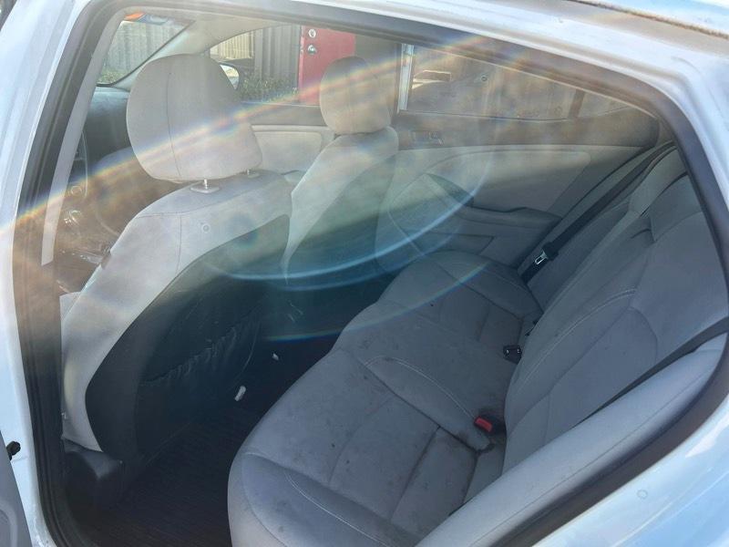 Kia Optima LX MT 2013