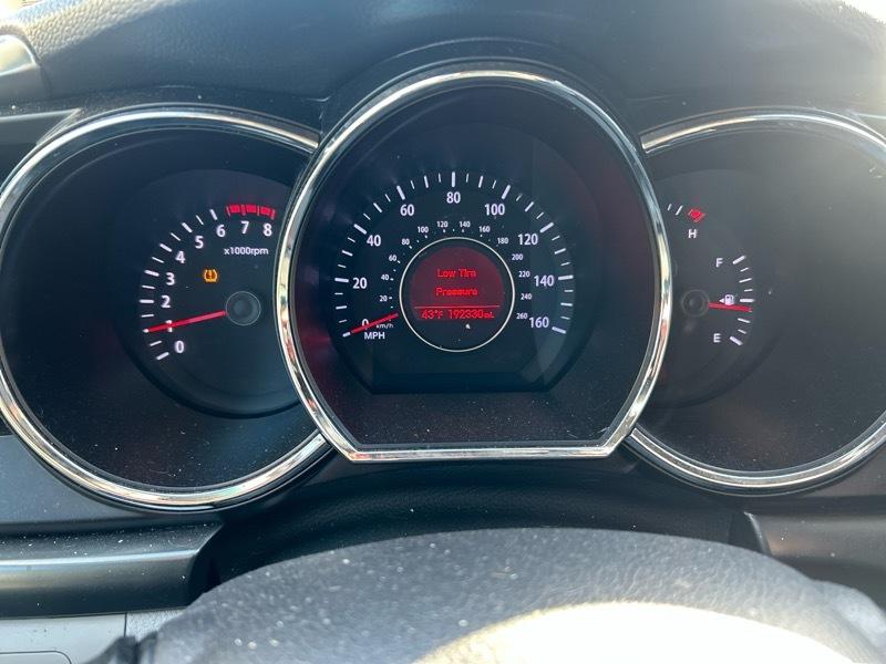 Kia Optima LX MT 2013