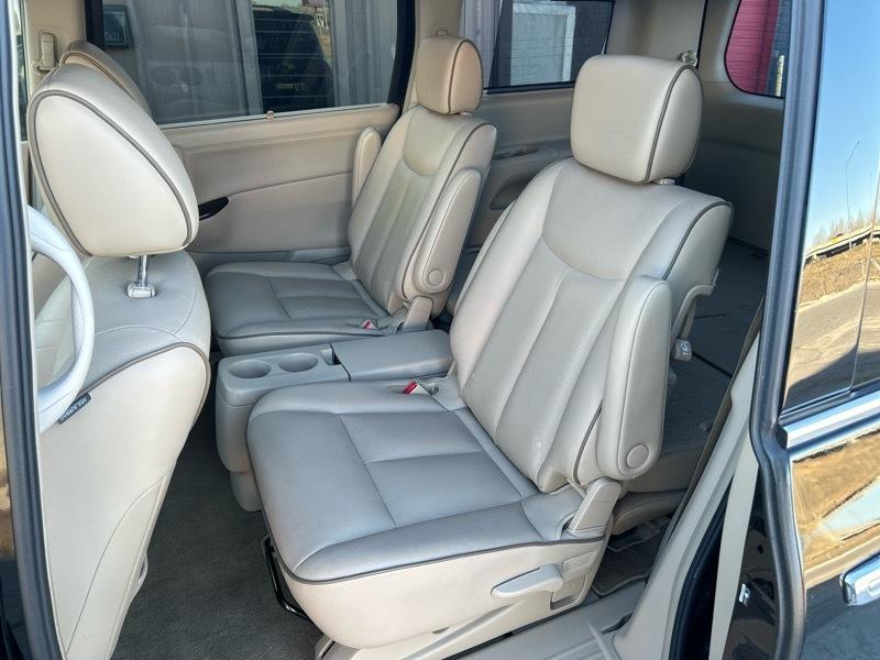 Nissan Quest Platinum 2015