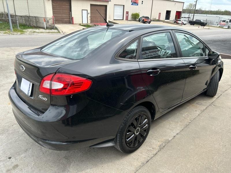Ford Fiesta SE Sedan 2013