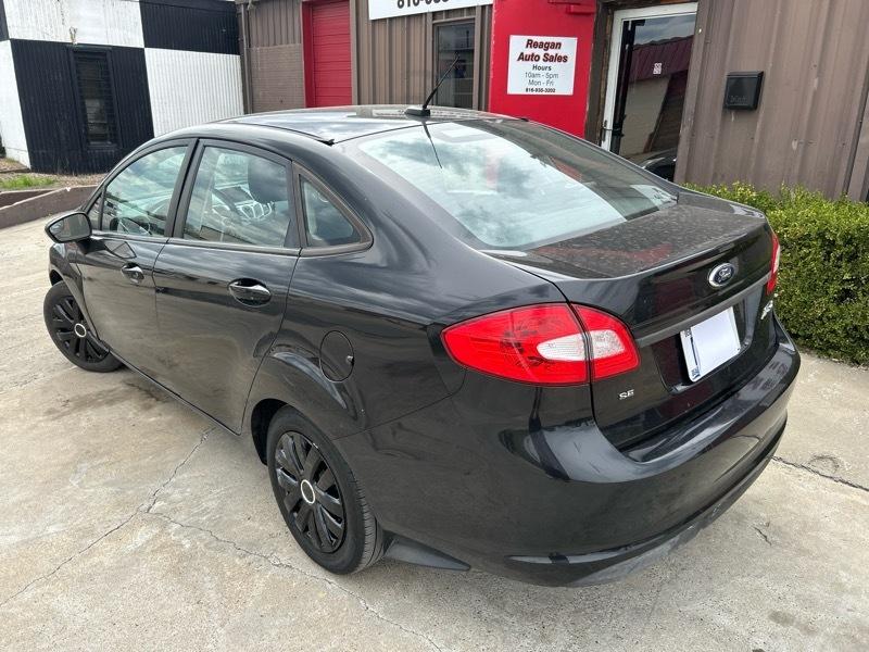 Ford Fiesta SE Sedan 2013