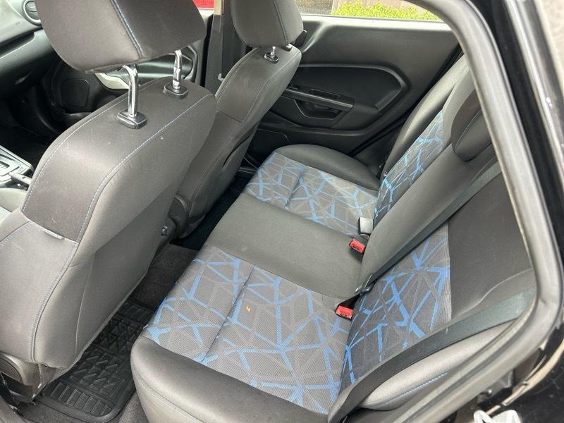Ford Fiesta SE Sedan 2013
