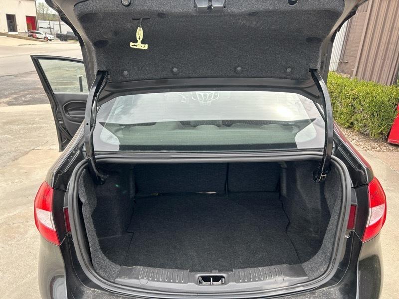 Ford Fiesta SE Sedan 2013