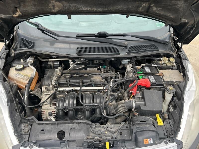 Ford Fiesta SE Sedan 2013