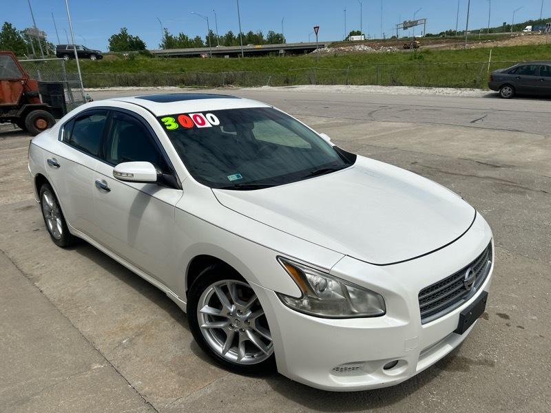 Nissan Maxima SV 2010