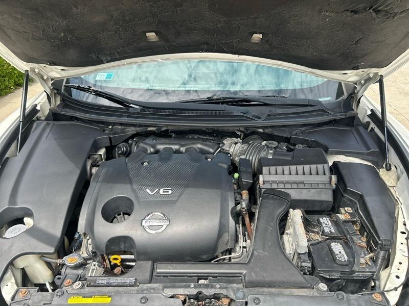Nissan Maxima SV 2010