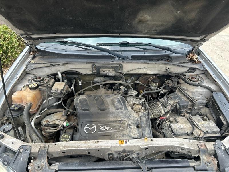 Mazda Tribute ES 4WD 2004
