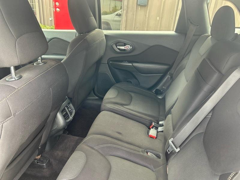 Jeep Cherokee Latitude FWD 2016