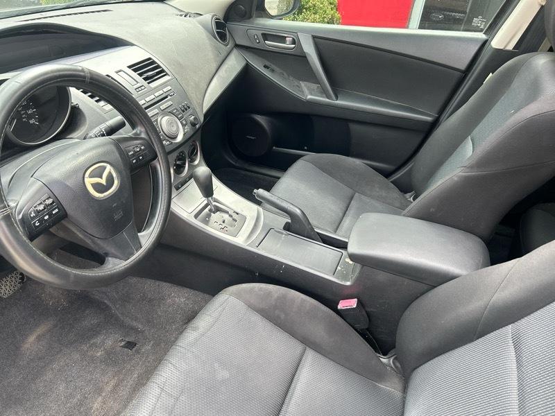 Mazda MAZDA3 i Touring 4-door 2011