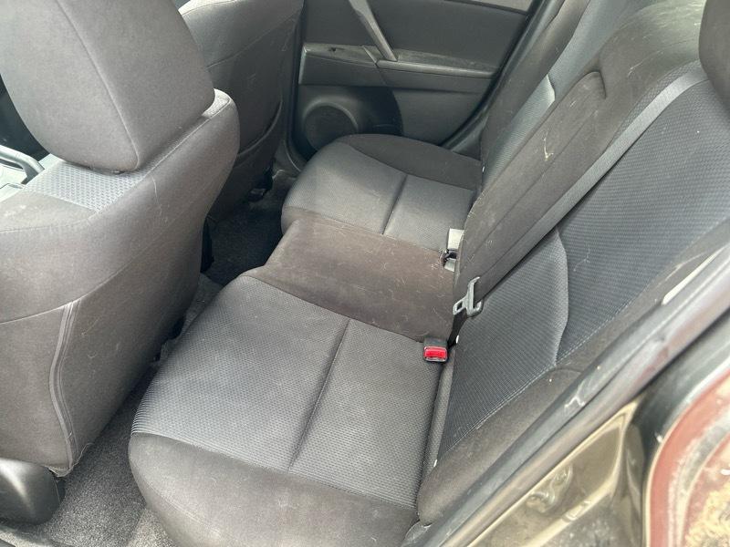 Mazda MAZDA3 i Touring 4-door 2011