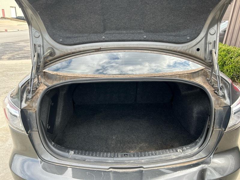 Mazda MAZDA3 i Touring 4-door 2011