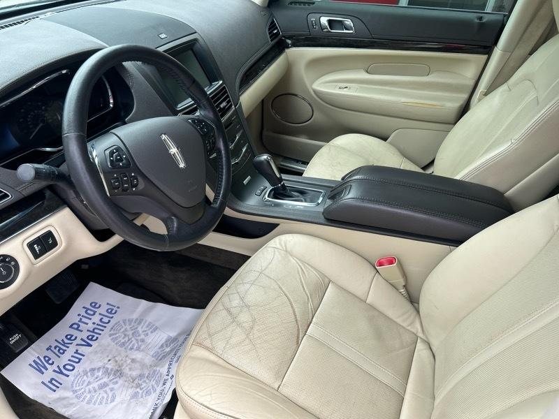 Lincoln MKT 3.5L with EcoBoost AWD 2014