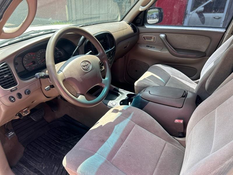 Toyota Sequoia SR5 2WD 2003