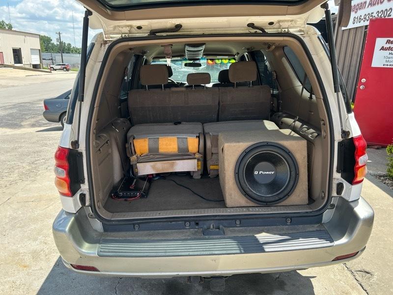 Toyota Sequoia SR5 2WD 2003