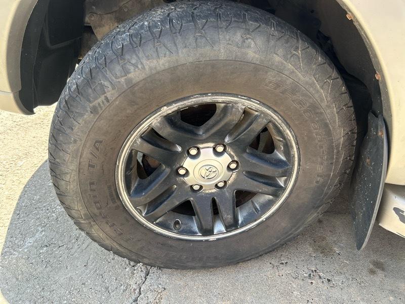Toyota Sequoia SR5 2WD 2003