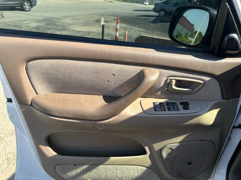 Toyota Sequoia SR5 2WD 2003