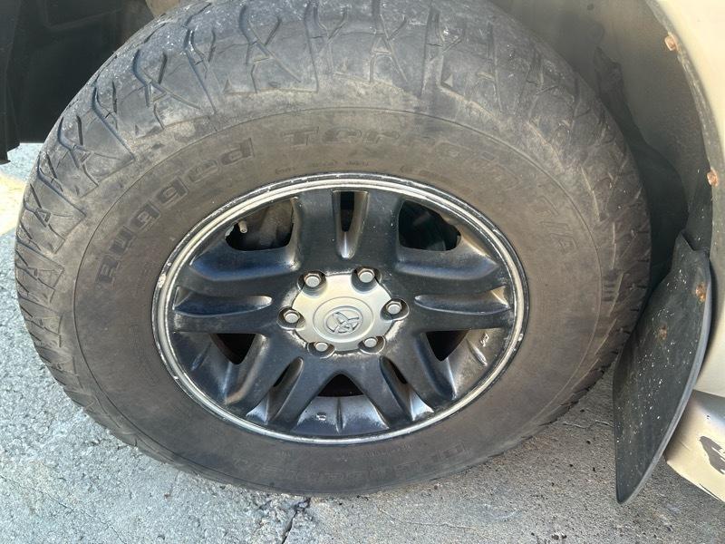 Toyota Sequoia SR5 2WD 2003