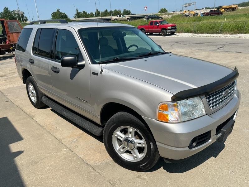 Ford Explorer XLT 4.6L 4WD 2004