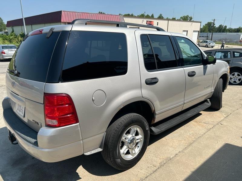 Ford Explorer XLT 4.6L 4WD 2004