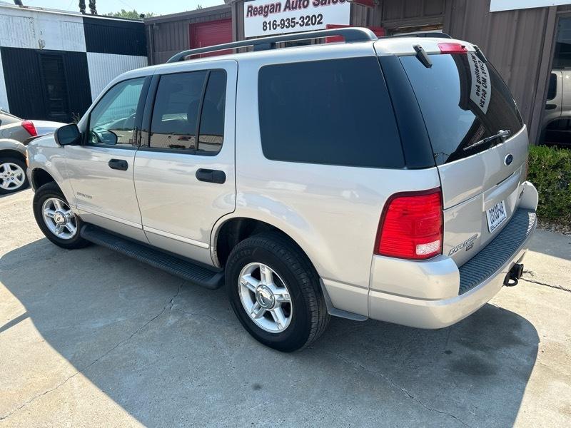 Ford Explorer XLT 4.6L 4WD 2004