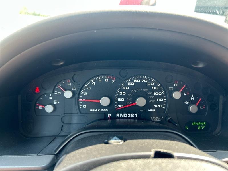 Ford Explorer XLT 4.6L 4WD 2004