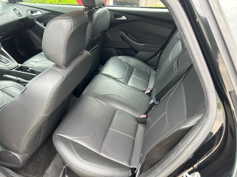 Ford Focus SE Hatch 2015