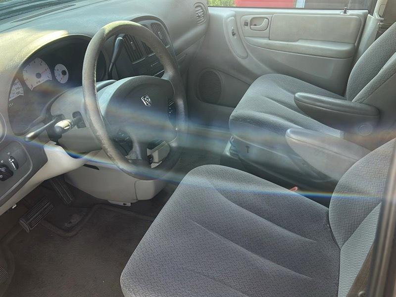 Dodge Grand Caravan SE 2005