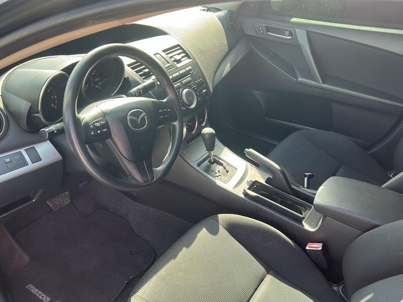 Mazda MAZDA3 i Touring 4-door 2011