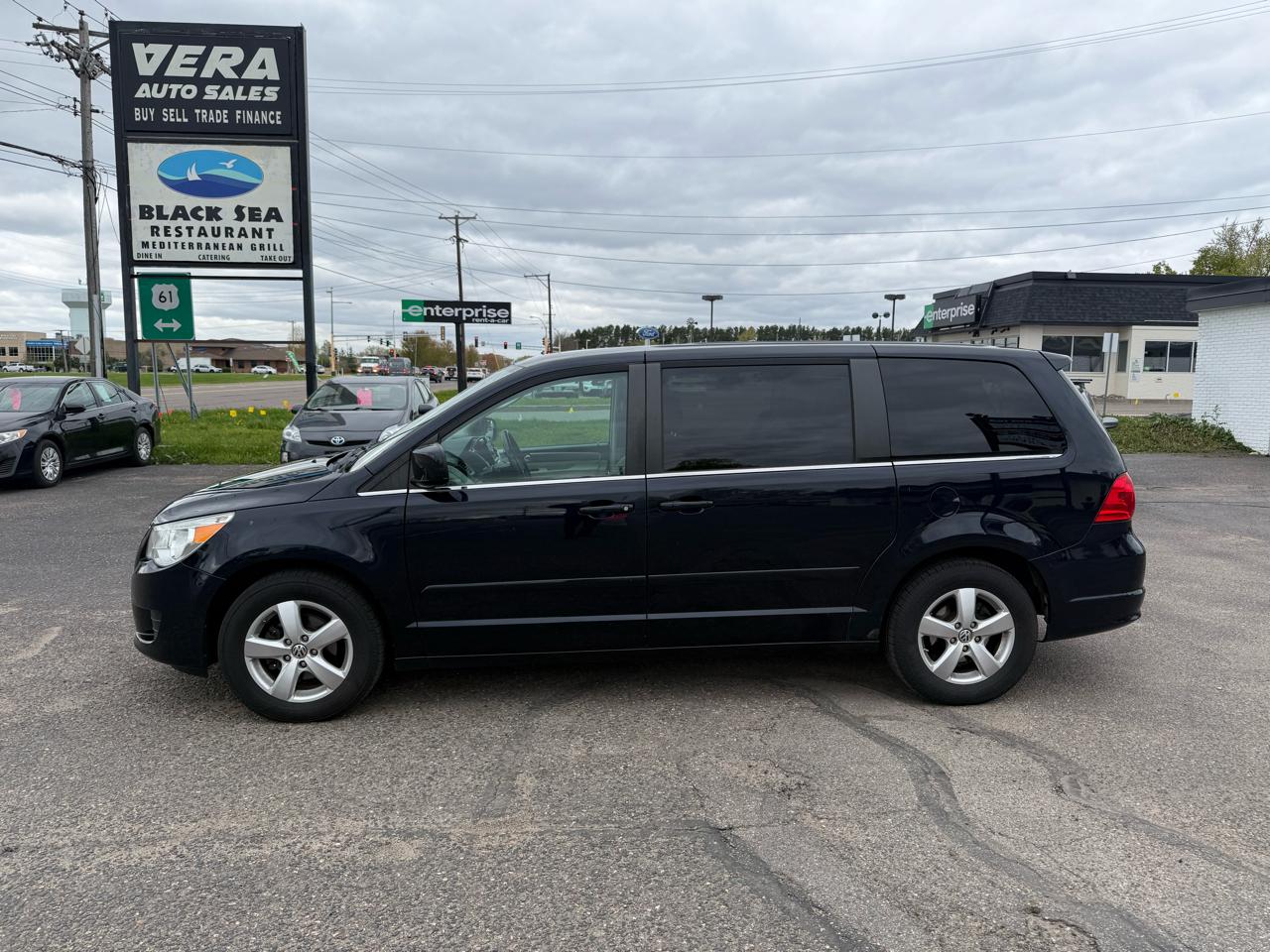 Volkswagen Routan SE 2010