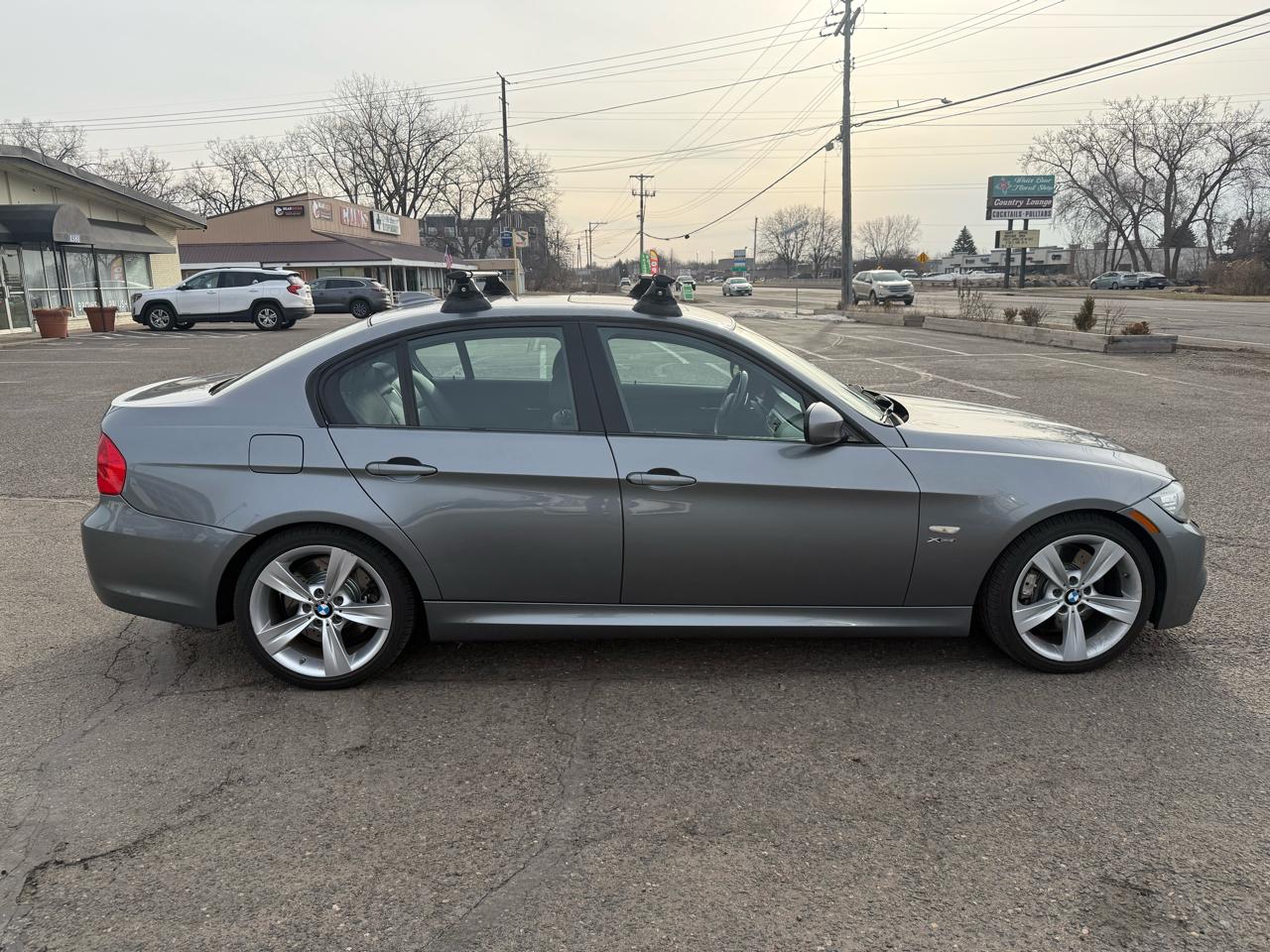 BMW 3-Series 335i xDrive SA 2011