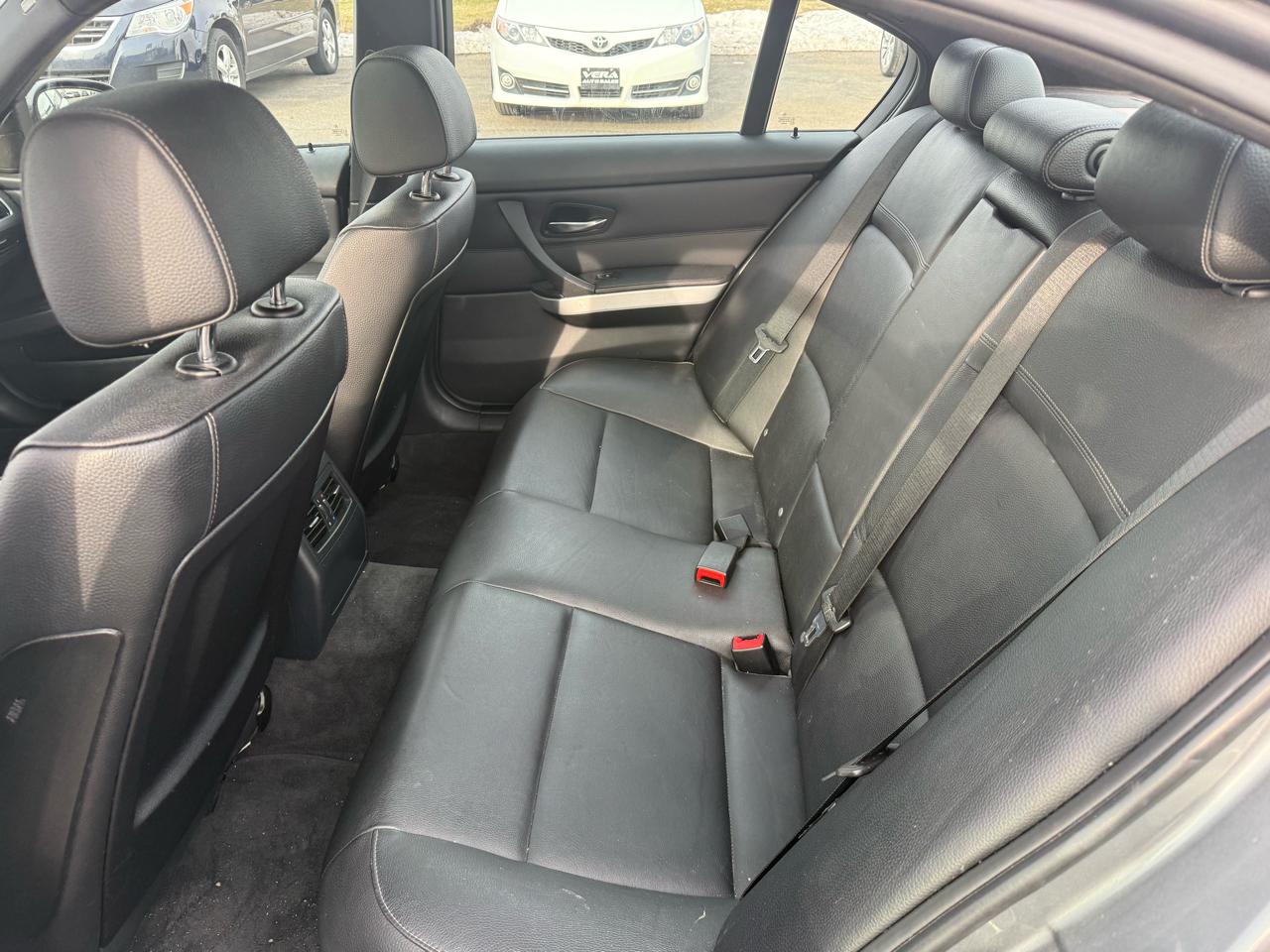 BMW 3-Series 335i xDrive SA 2011